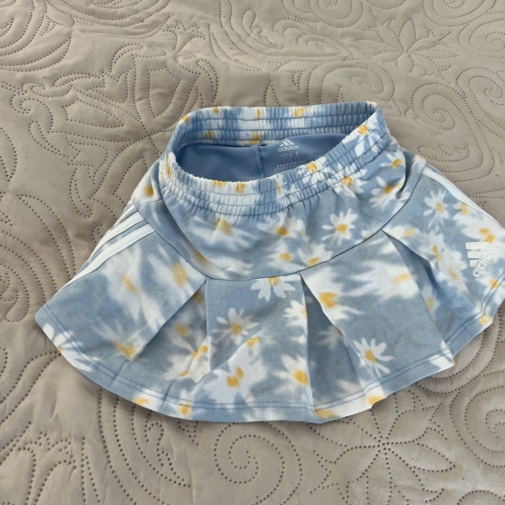 New 18m Adidas Baby Blue Floral Skirt skort
